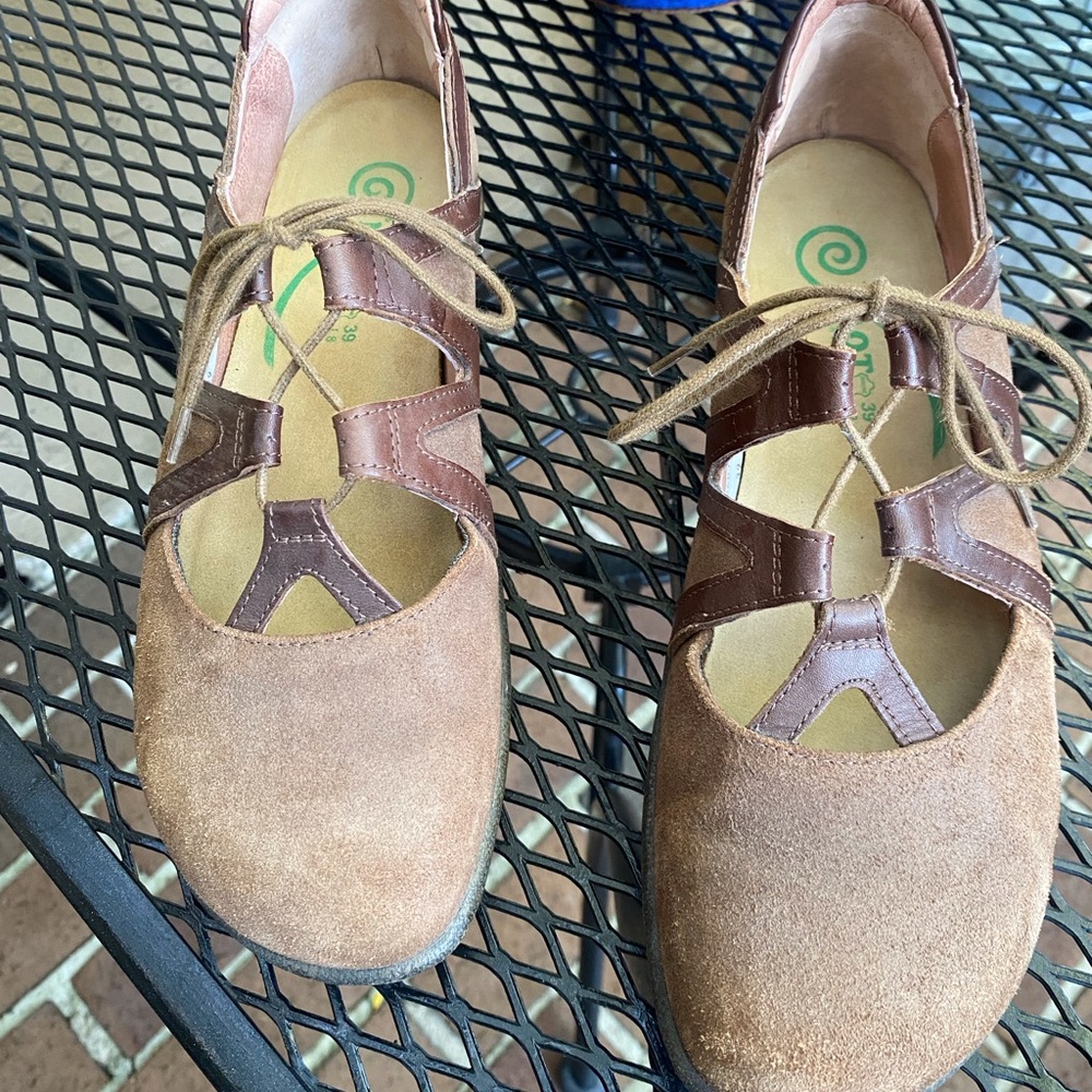 NOAT BRAND SHOES